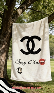 Chanel Sexy CC Logo Flannel Sofa Throw Blanket with Red Lip Print IMG_7016